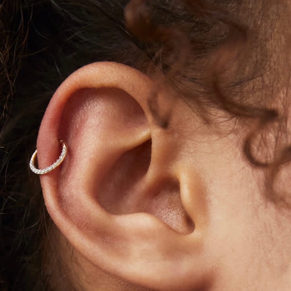 Mejuri: Cartilage Diamond Mini Hoop - Picture 2 of 5